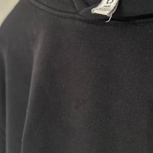 H&M Cropped Hoodie in Black - Picture 3 of 5